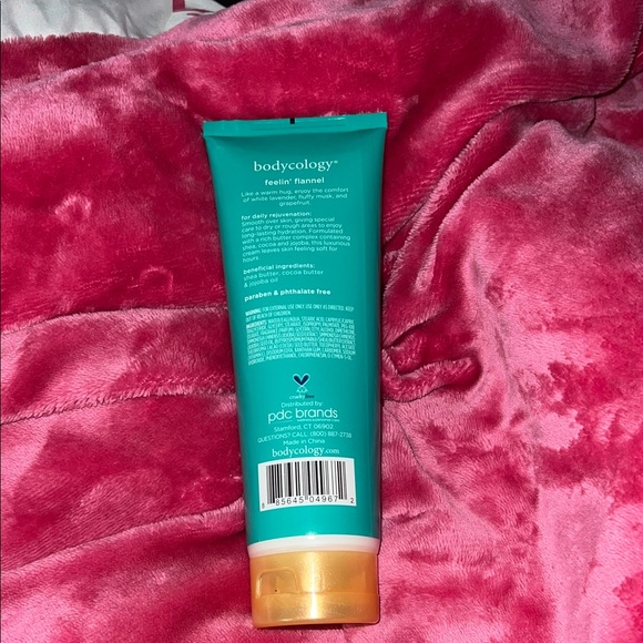 Bodycology Feelin' Flannel Body Cream - Teal - Picture 3 of 5